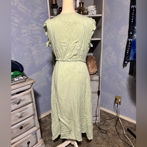 Suzy Shier Light Green Maxi Dress with Buttons and tie waist large - Picture 9 of 13